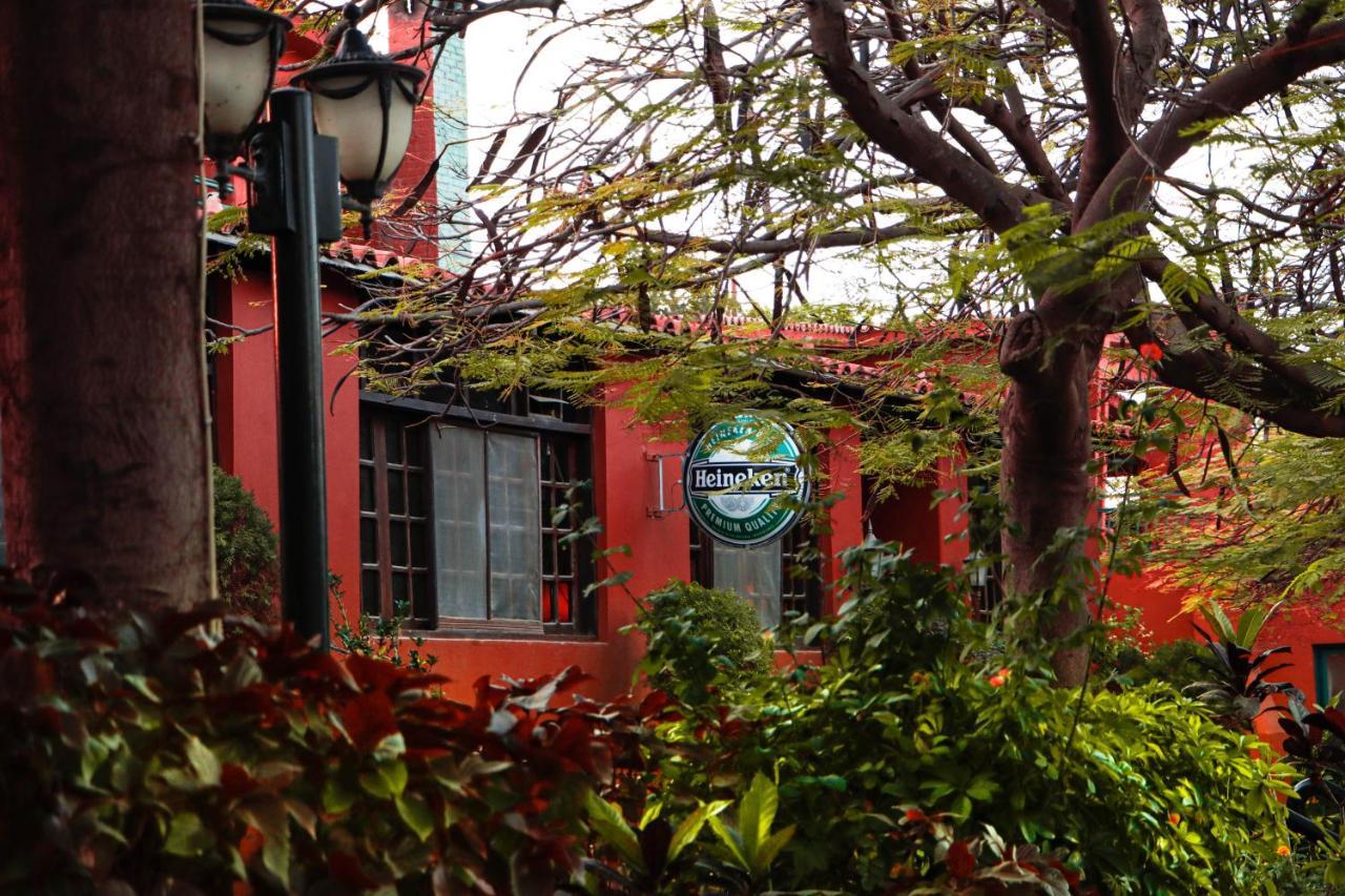 Adham Compound Hotel 킹 마리우트 외부 사진