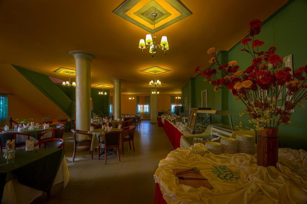 Adham Compound Hotel 킹 마리우트 외부 사진