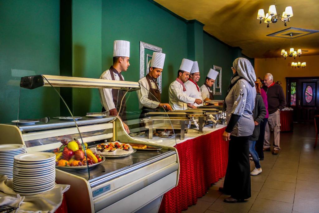 Adham Compound Hotel 킹 마리우트 외부 사진